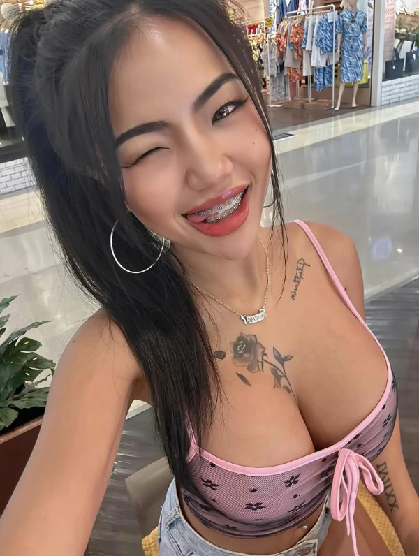 Praewasian เน็ตไอดอล